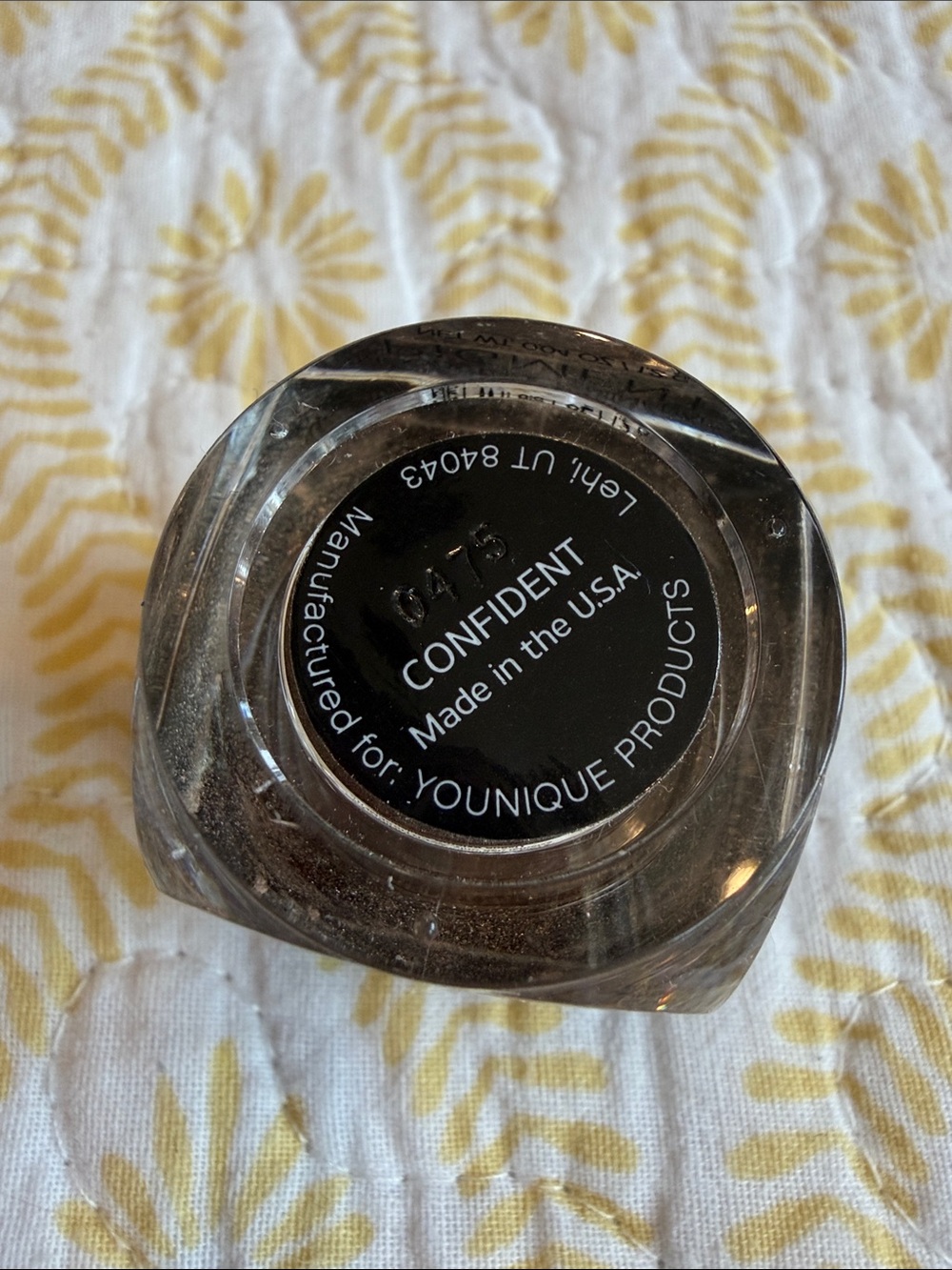 Younique Confident Loose Pigment Eyeshadow - Deep Brown